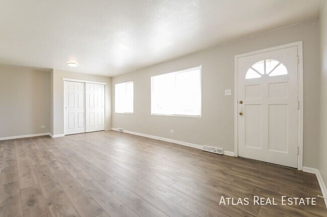 Building Photo - 7137 E 60th Way