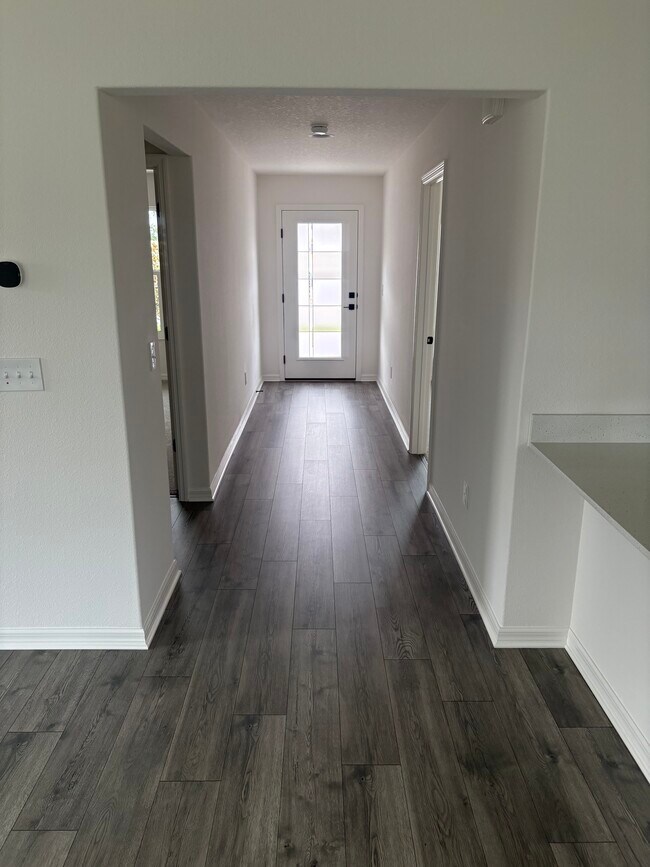 Foto del edificio - 7435 Cunningham Path