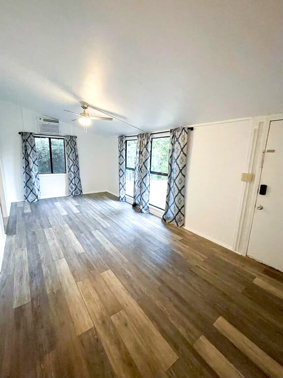 Foto del edificio - 118 Sebrell Ave
