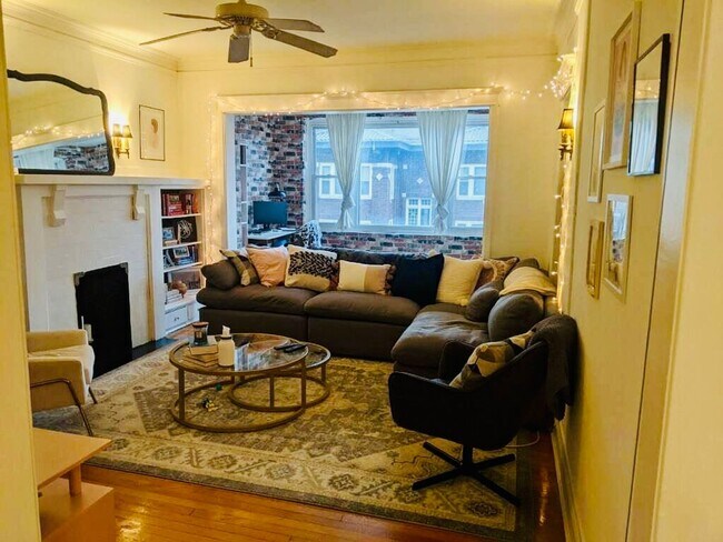 Foto del edificio - 3625 N Pine Grove Ave