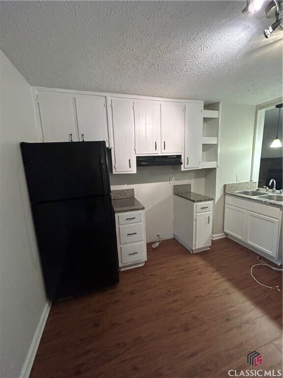 Foto del edificio - 140 Windy Hill Pl