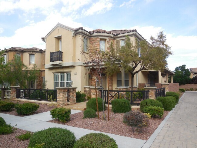 Building Photo - Guard Gated Traccia Community in Summerlin