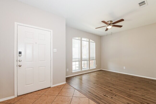 Foto del edificio - 3135 Marble Falls Dr