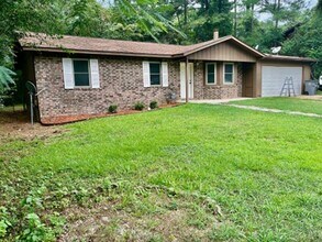 Building Photo - 223 Cedarwood St