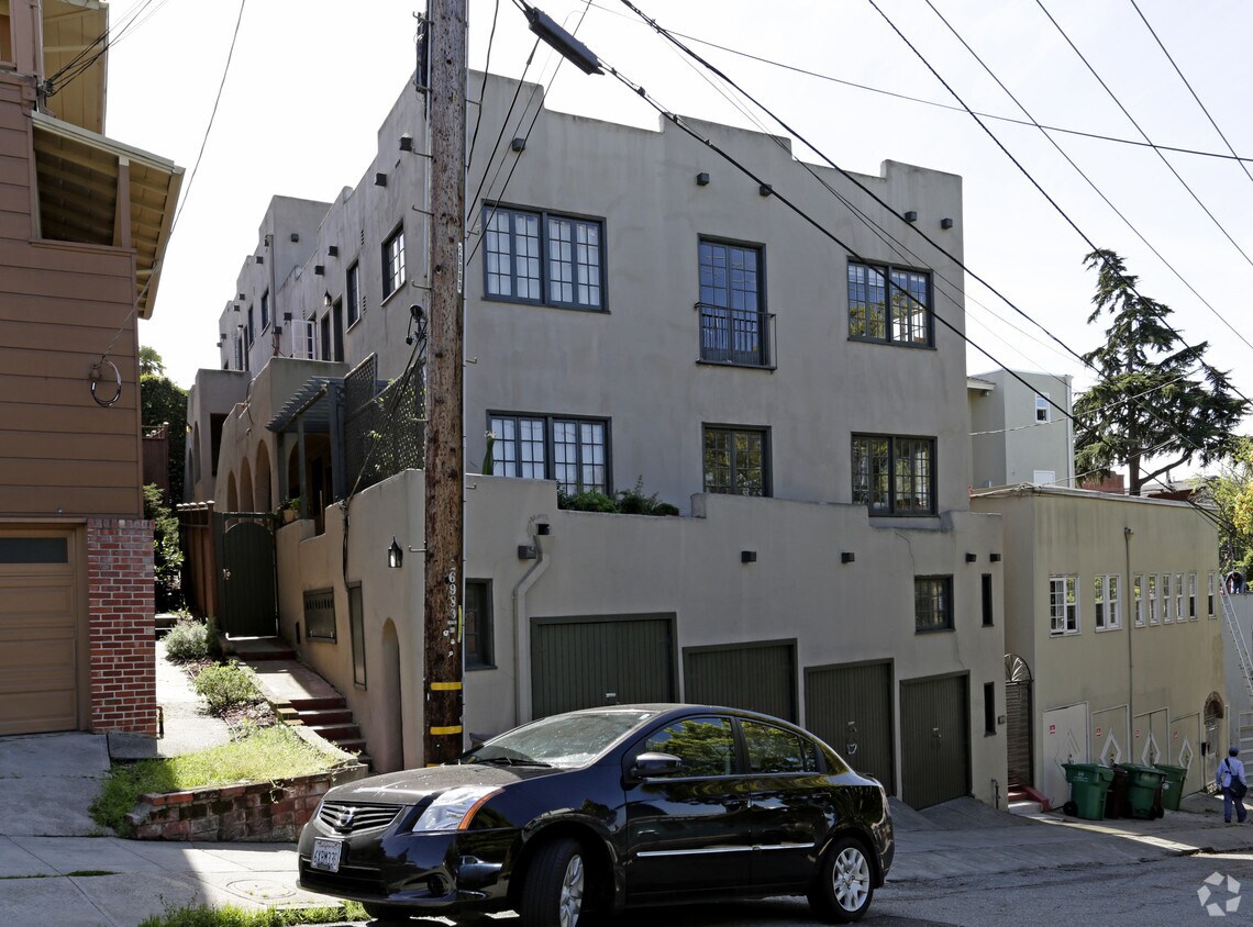 Building Photo - 964 Vermont St