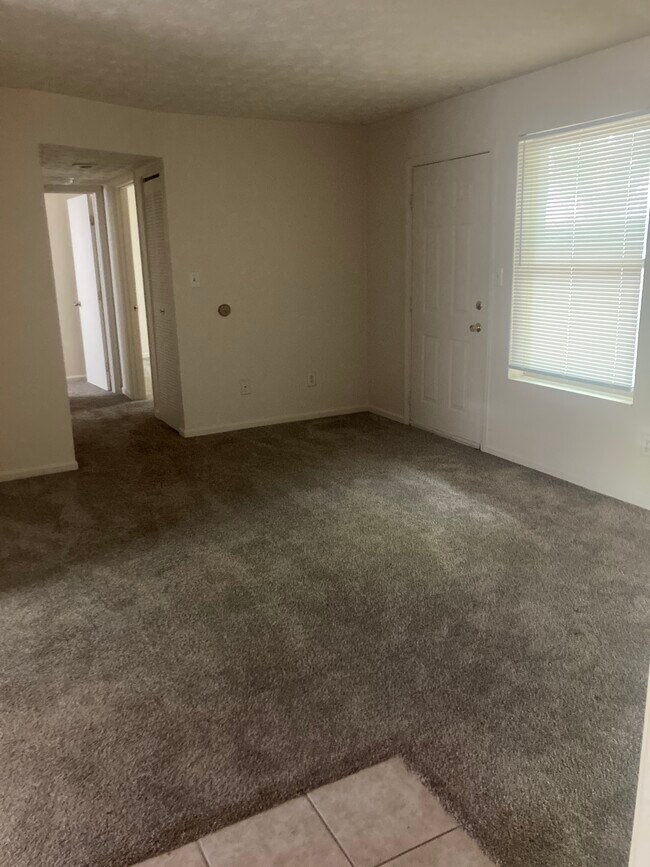 Foto del edificio - 1127 Bloomfield Rd