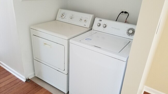 Foto del edificio - 1352 Whispering Springs Cir