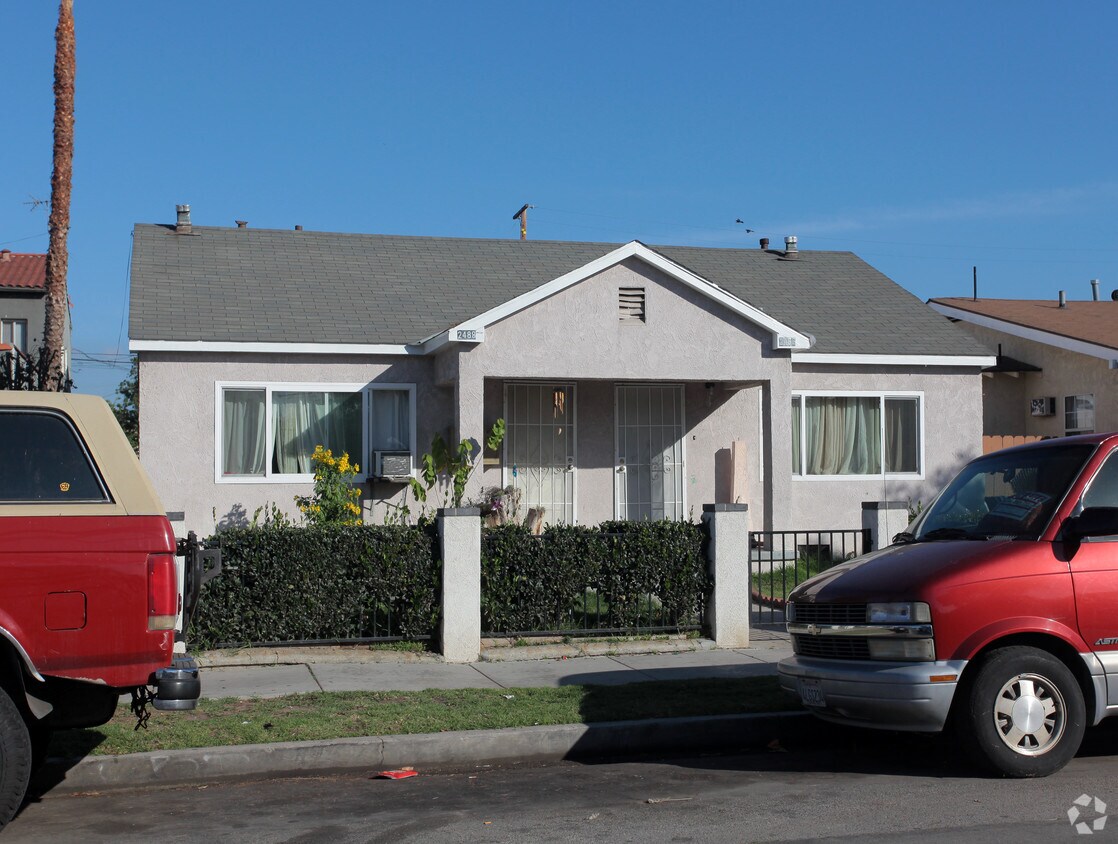 Building Photo - 2486-2488 Pasadena Ave
