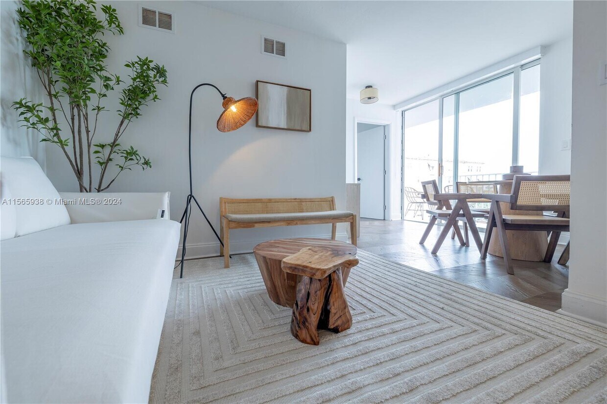 Foto principal - 1255 Collins Ave