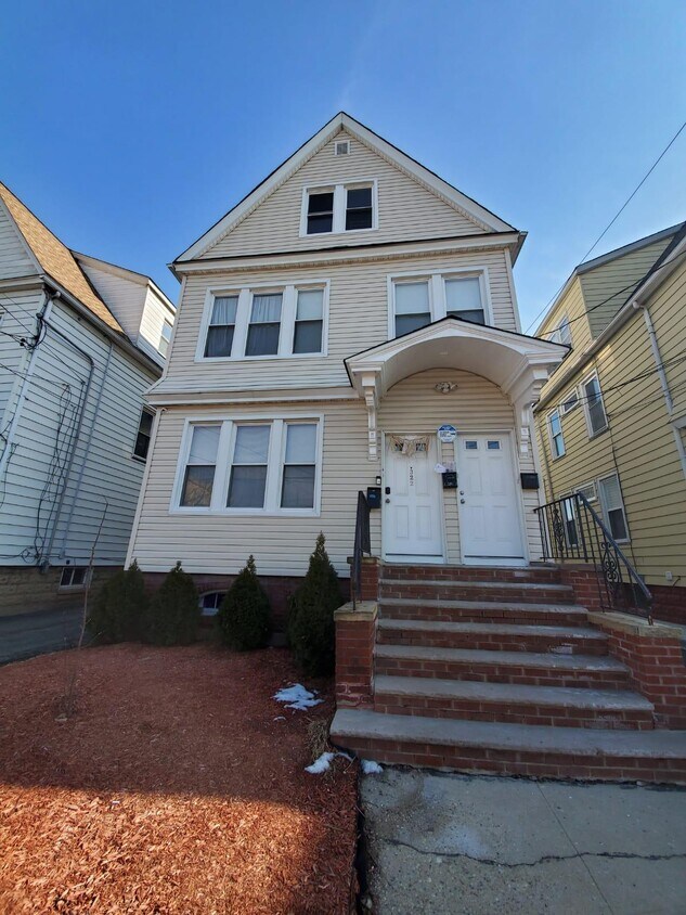 322 Ampere Pkwy Unit 2, Bloomfield, NJ 07003 Condo for Rent in