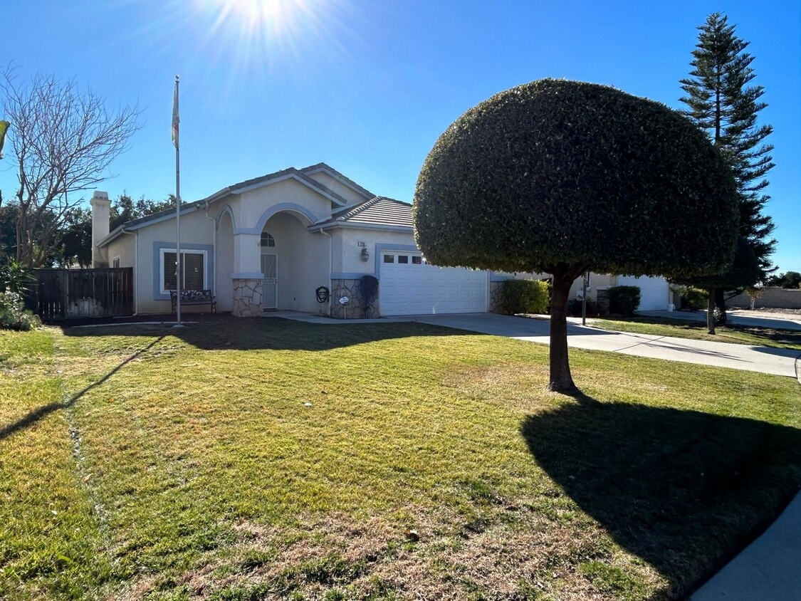 Updated 4 Bedroom 2 Bath Home I... House Rental in Mentone, CA