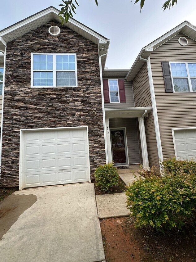 Foto principal - 8957 Bradstreet Commons Way