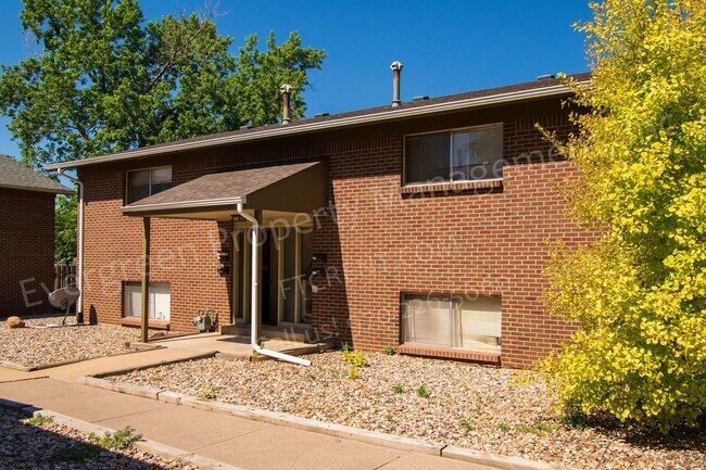 Foto del edificio - 927 James Ct