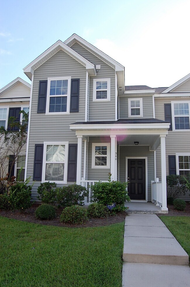 Building Photo - 340 Flyway Rd