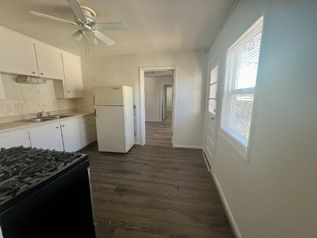 Building Photo - Sunny & Affordable Two Bedroom!
