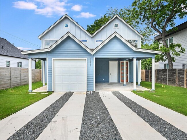 Building Photo - 1202 Cometa St