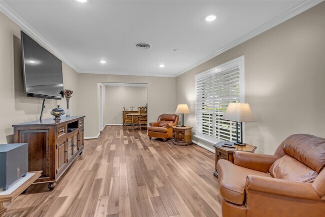 Foto del edificio - 10051 Meadow Lake Ln