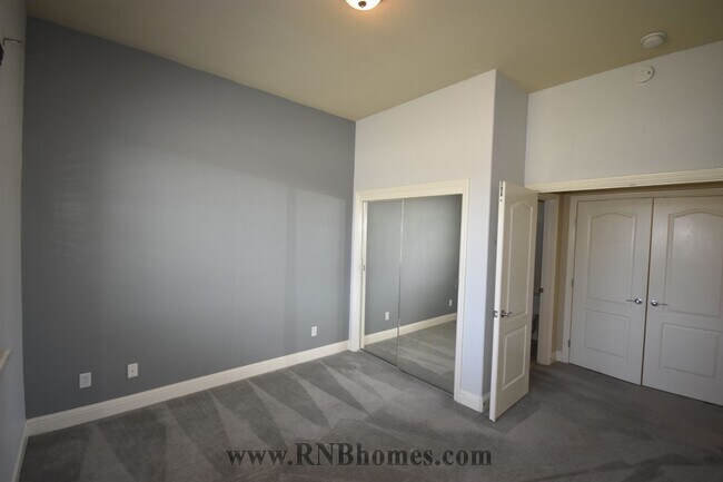 Building Photo - 204 Dodd Pl