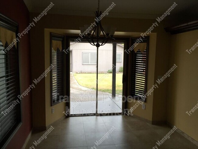 Foto del edificio - 5118 E Adobe St