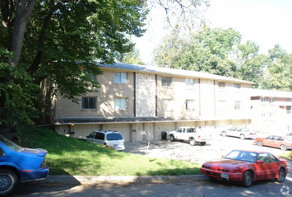 Primary Photo - 5902 S 14th St