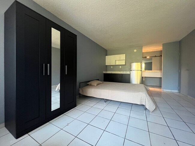 Building Photo - Studio apartment including Water, Electric...