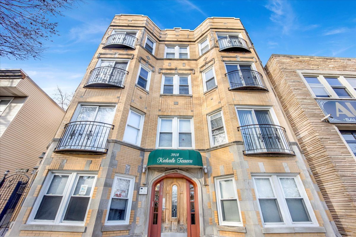 3918 N Kedvale Ave Unit 2N, Chicago, IL 60641 Condo for Rent in