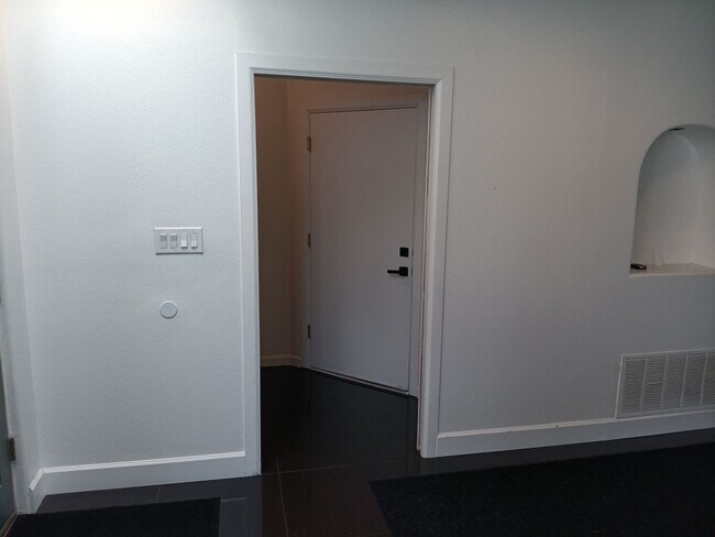 Foto del edificio - 3 Bedroom, 2.5 Bathroom Home! Schedule a Showing Soon!