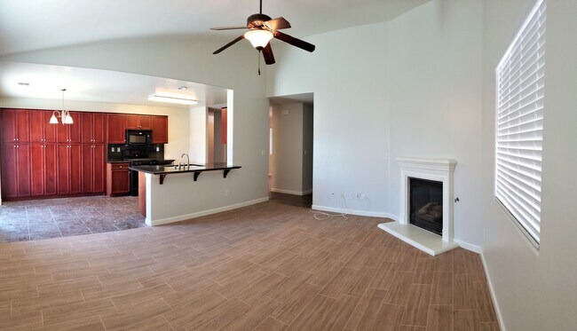 Building Photo - Beautiful Southwest Home!