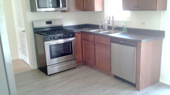Foto del edificio - 618 Oakwood Dr