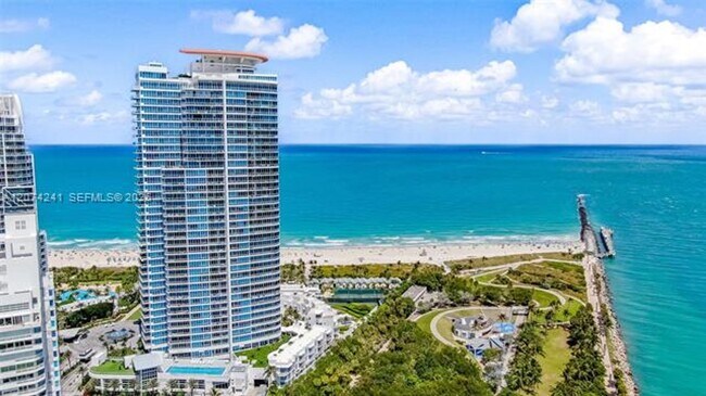Foto del edificio - 100 South Pointe Dr