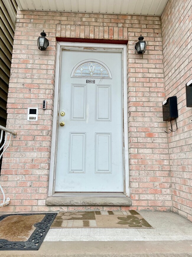 Foto del edificio - 123 Woodlawn Ave