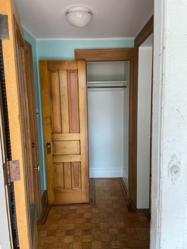 Entrada - 110 Woodward St