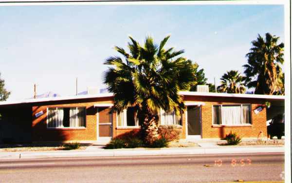 Primary Photo - 5721-5723 E Pima St