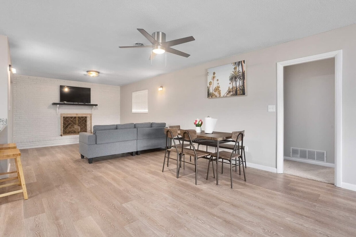 Foto principal - 4070 Arbutus Dr