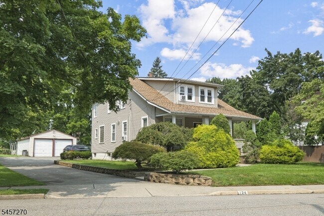Building Photo - 124 Weinmanns Blvd