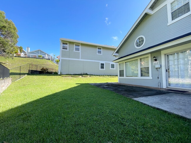 Building Photo - 98-1860 Kaahumanu St