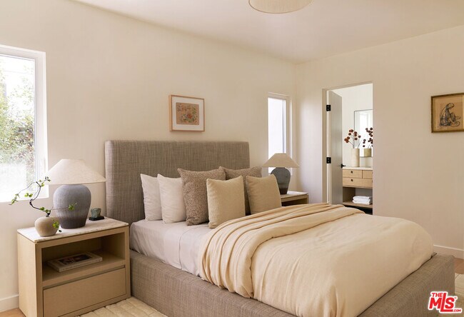 Foto del edificio - 2411 Abbot Kinney Blvd