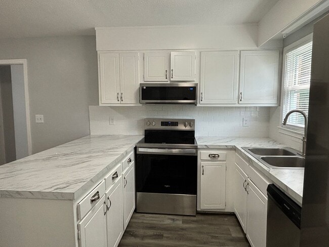 Foto del edificio - 4 Clark Ct