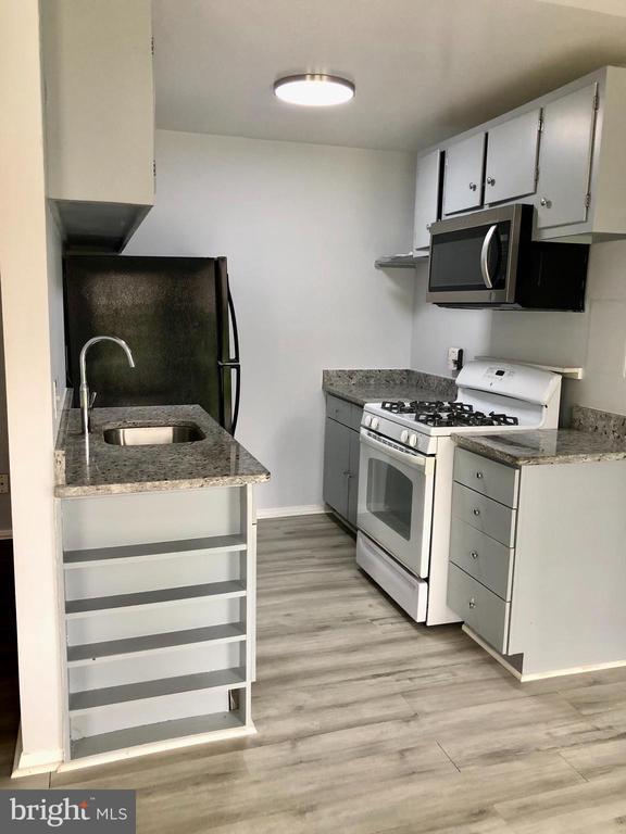 Foto del edificio - 4939 Americana Dr