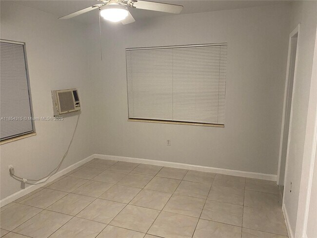 Foto del edificio - 1021 SW 3rd St