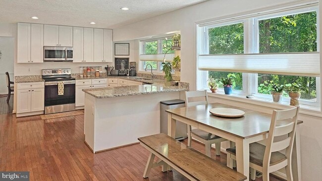 Foto del edificio - 6441 Forest Rd
