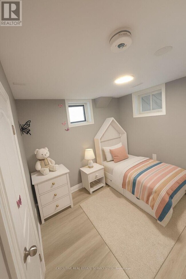 Photo du bâtiment - 4 Brenscombe Rd