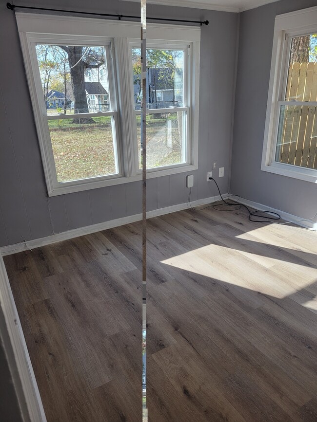 Building Photo - 513 W 7th Ave