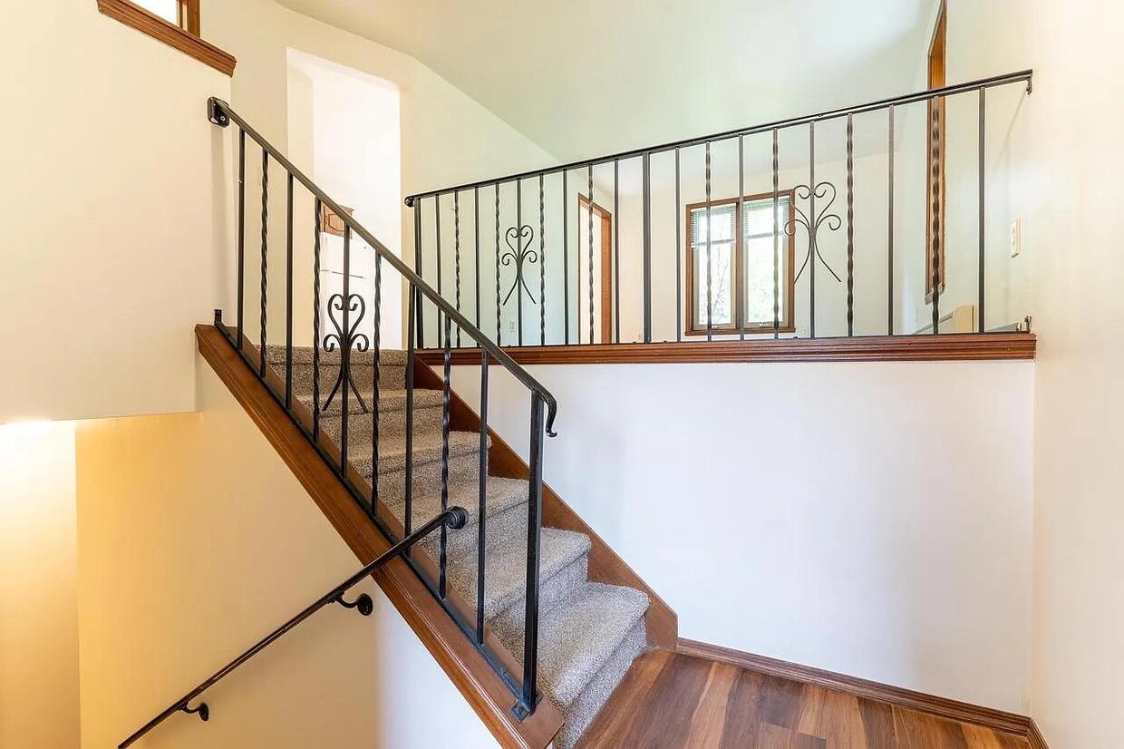 Foto principal - 1701 Saint Agnes Dr