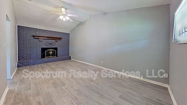 Foto del edificio - 9276 Greenleaf Rd