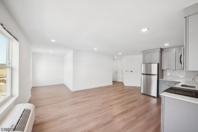 Foto del edificio - 369 18th Ave