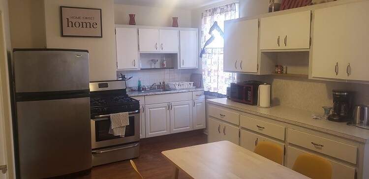 Primary Photo - 321 Grand St