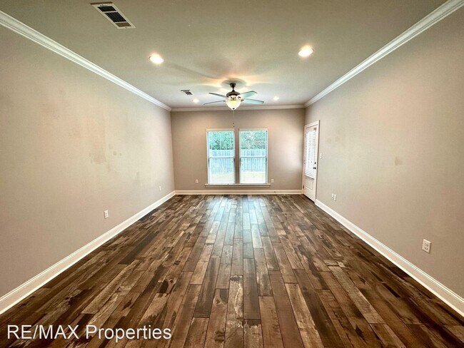 Building Photo - 2 br, 2 bath House - 721 S. Audubon Place ...