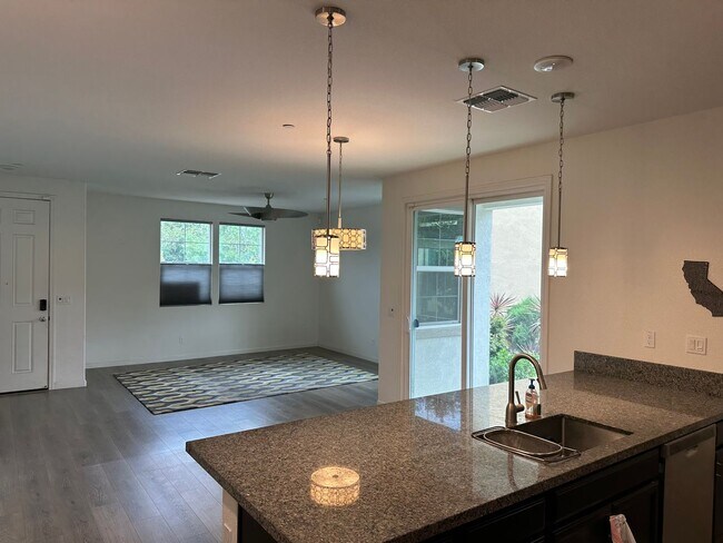 Foto del edificio - Beautiful two story in Natomas!