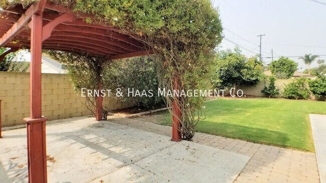 Foto del edificio - 6926 E Rendina St